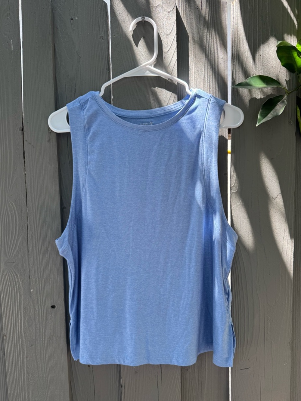 Old Navy Active Cloud 94 Soft Blue Tank Large Sleeveless Workout Athleisure